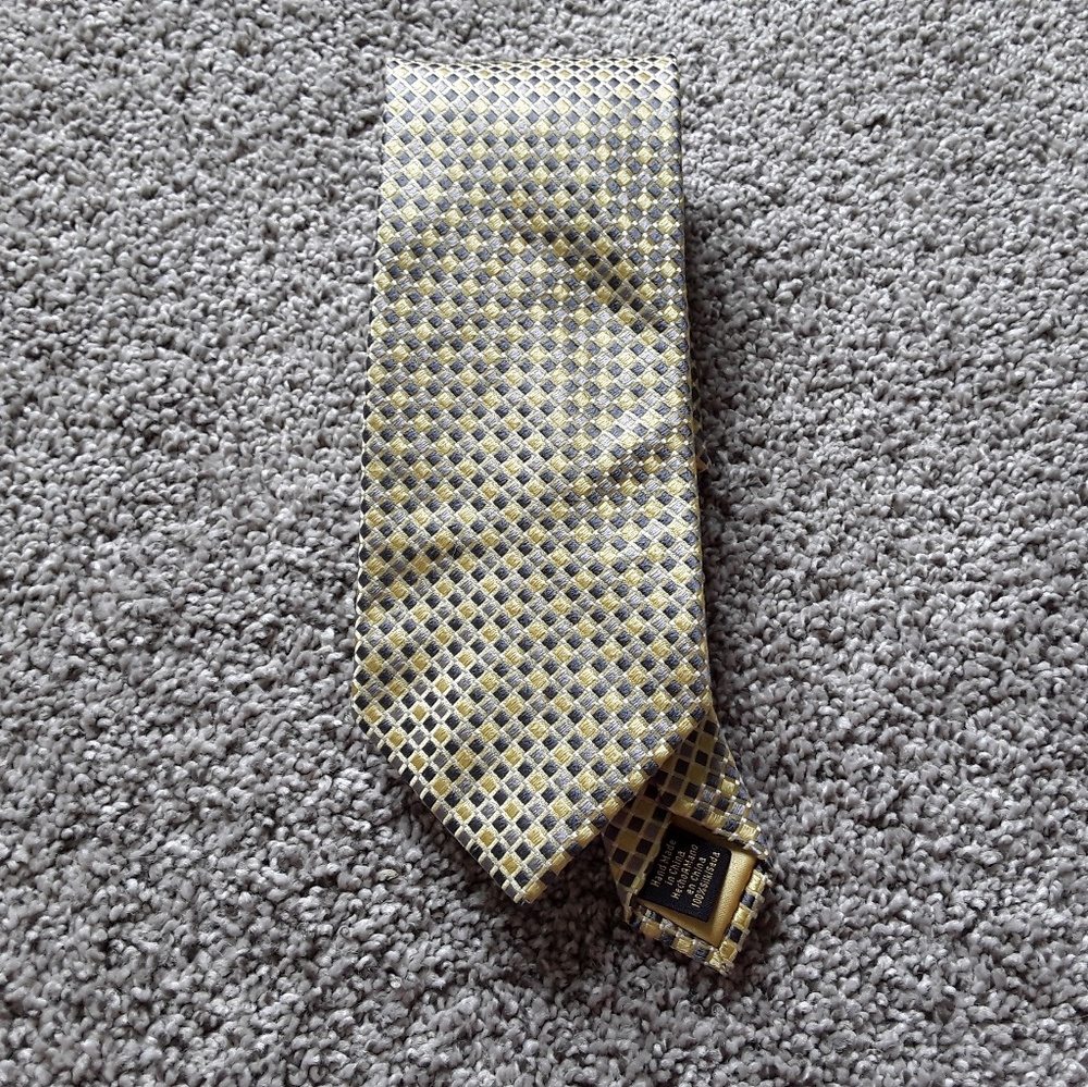 Donald J. Trump signature collection tie silk classic yellow